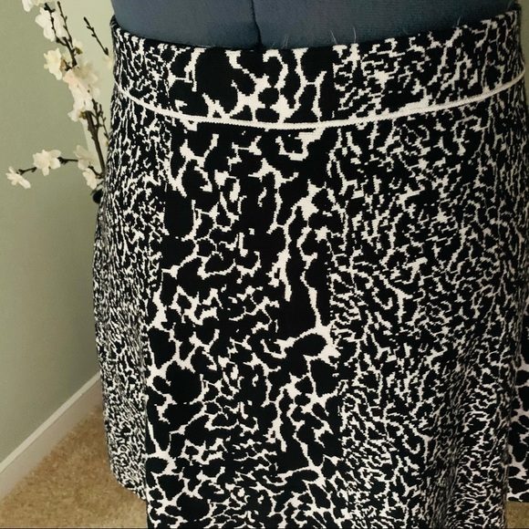 Lane Bryant Mixed Print Sweater Skirt Size 22/24 - Picture 4 of 5